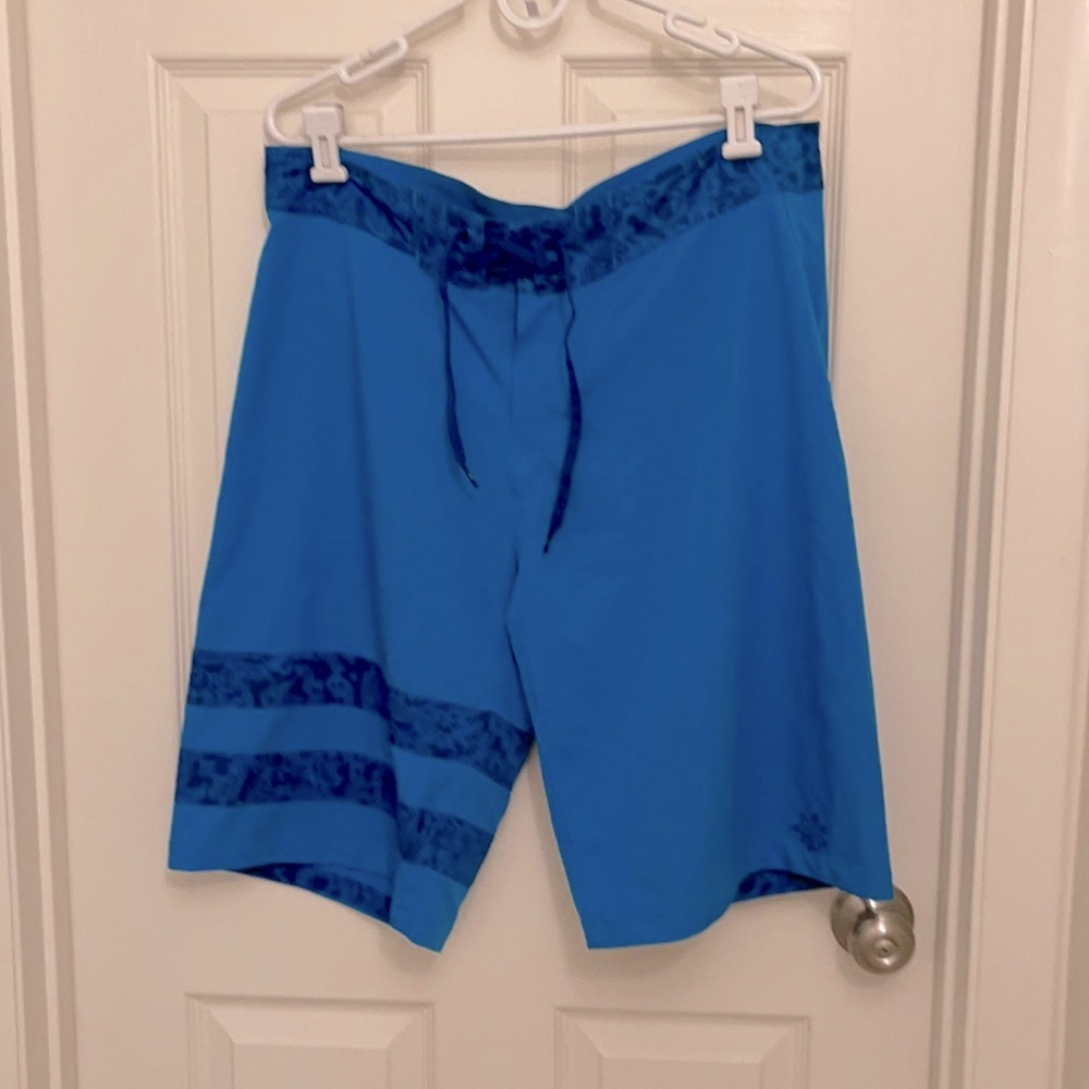 UV Skinz men’s swimming trunks